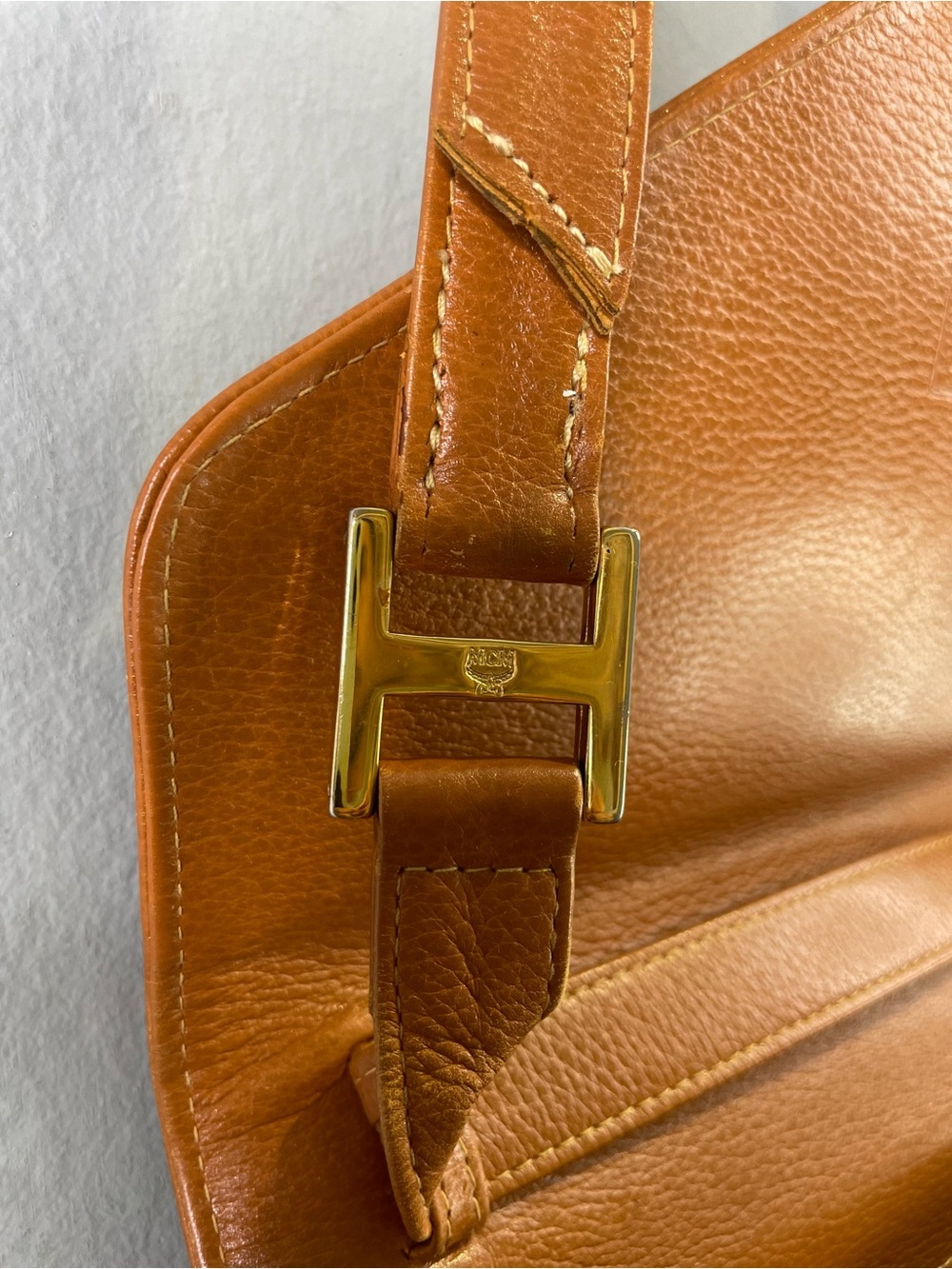 MCM rare Nature line Tan Leather Shoulder Bag with Gold Hardware - Picture 10 of 11